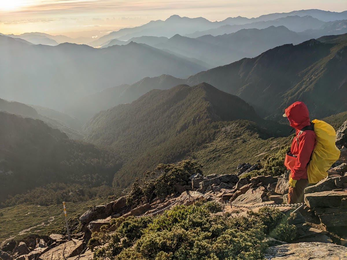 玉山東峰｜百岳高山攀爬極品危險十峻之首