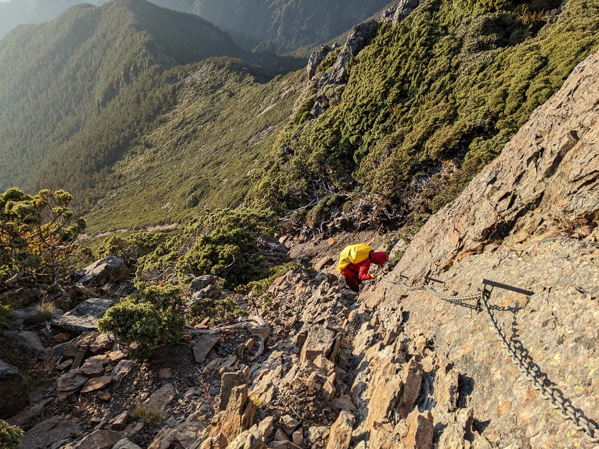 玉山東峰|百岳高山攀爬極品危險十峻之首 - 第8張圖 玉山東峰|百岳高山攀爬極品危險十峻之首