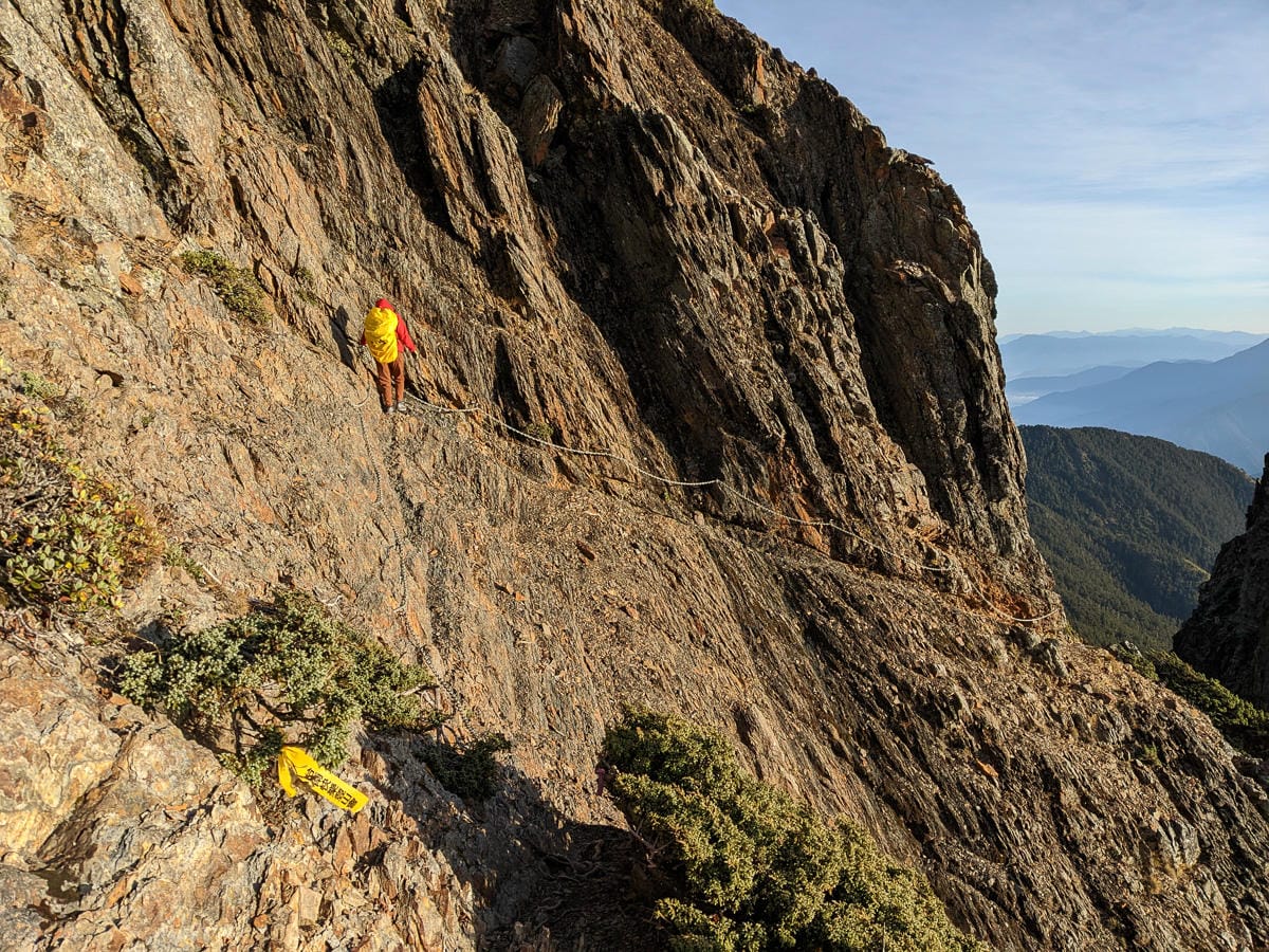 玉山東峰｜百岳高山攀爬極品危險十峻之首