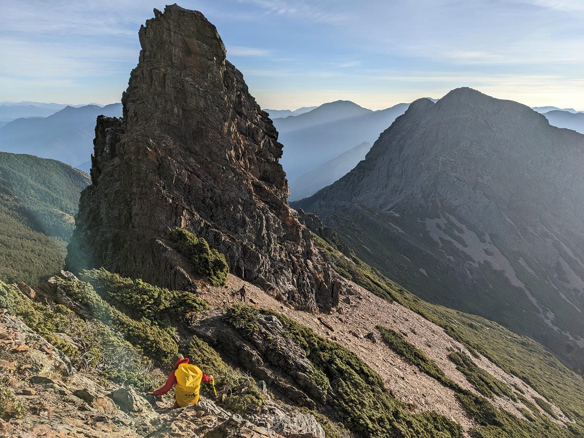 玉山東峰｜百岳高山攀爬極品危險十峻之首