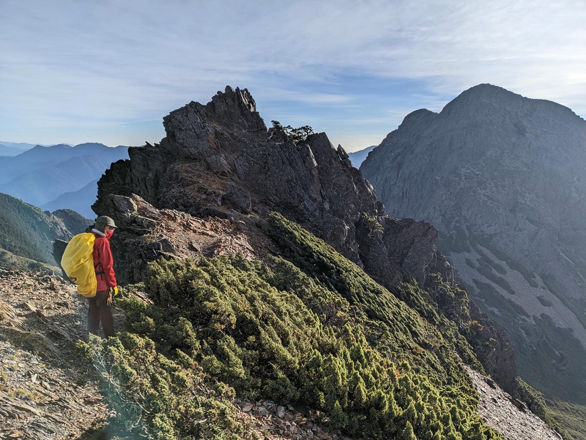 玉山東峰｜百岳高山攀爬極品危險十峻之首