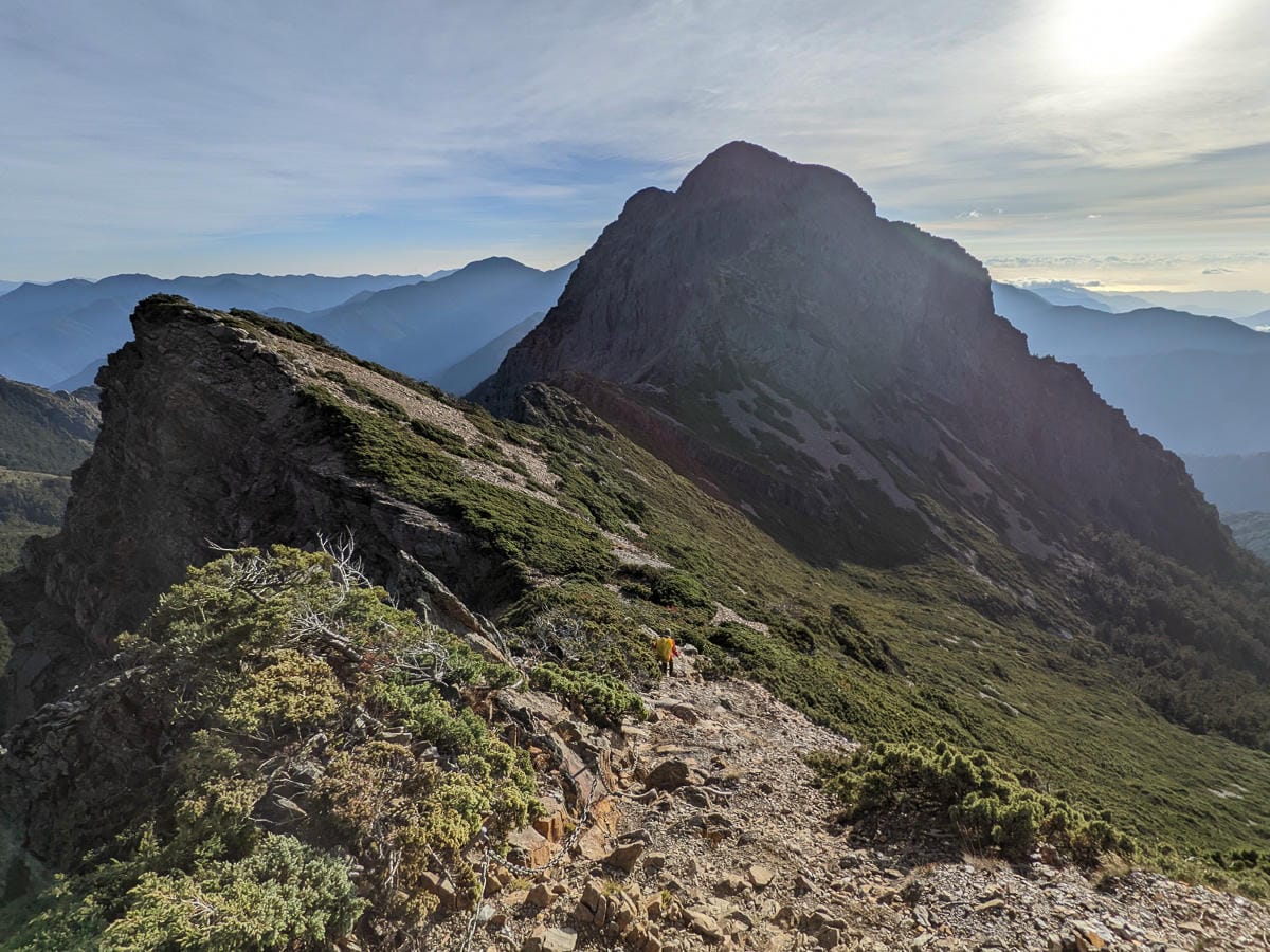 玉山東峰｜百岳高山攀爬極品危險十峻之首