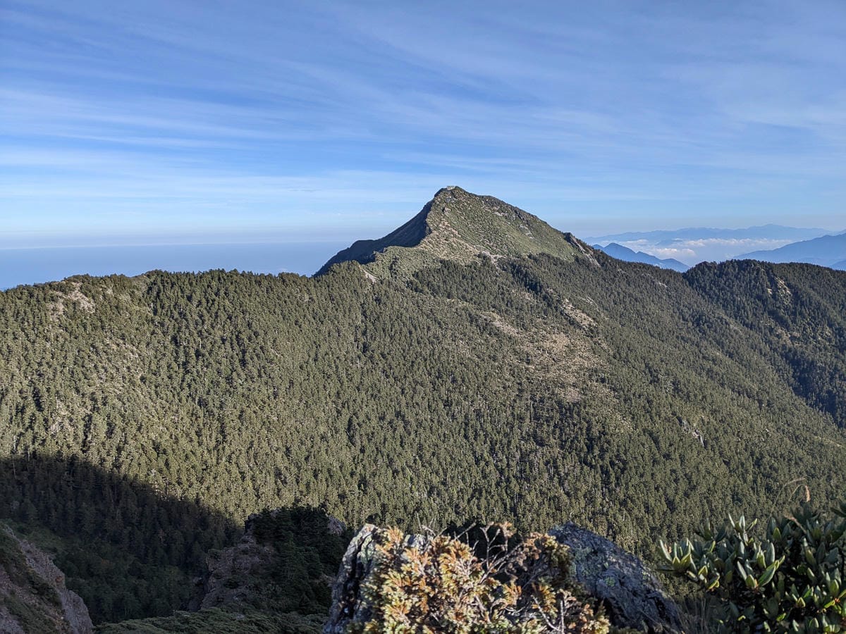 玉山東峰｜百岳高山攀爬極品危險十峻之首