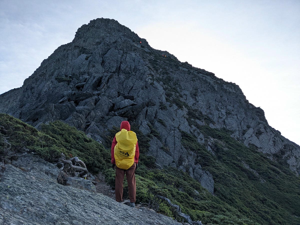 玉山東峰｜百岳高山攀爬極品危險十峻之首