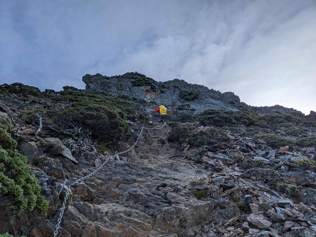 玉山東峰｜百岳高山攀爬極品危險十峻之首