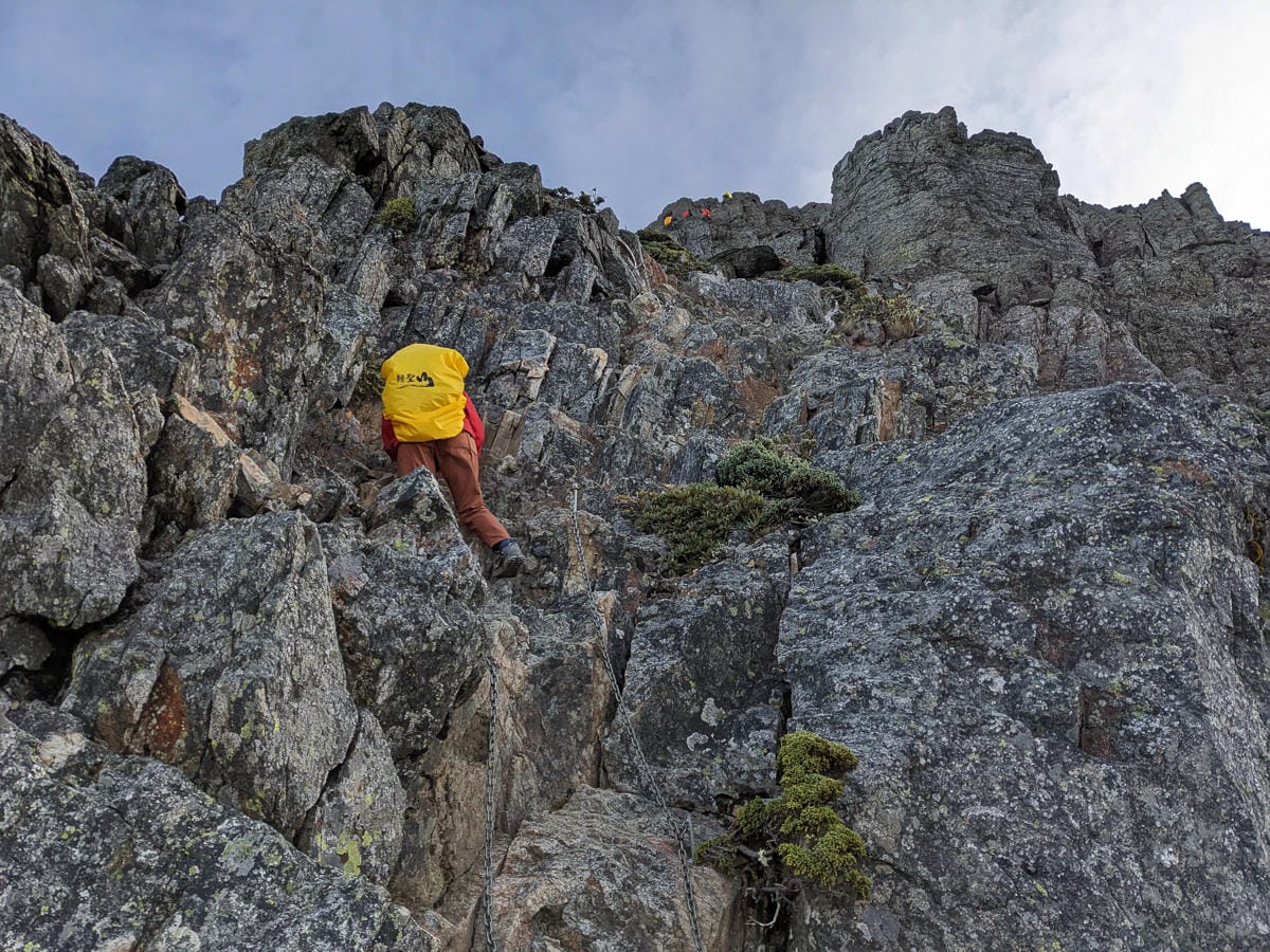 玉山東峰|百岳高山攀爬極品危險十峻之首 - 第21張圖 玉山東峰|百岳高山攀爬極品危險十峻之首