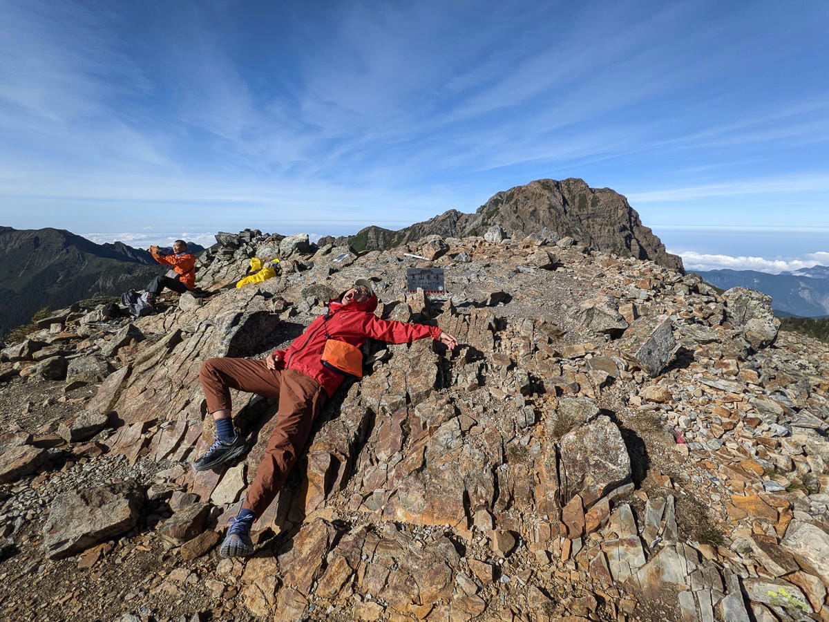 玉山東峰|百岳高山攀爬極品危險十峻之首 - 第26張圖 玉山東峰|百岳高山攀爬極品危險十峻之首