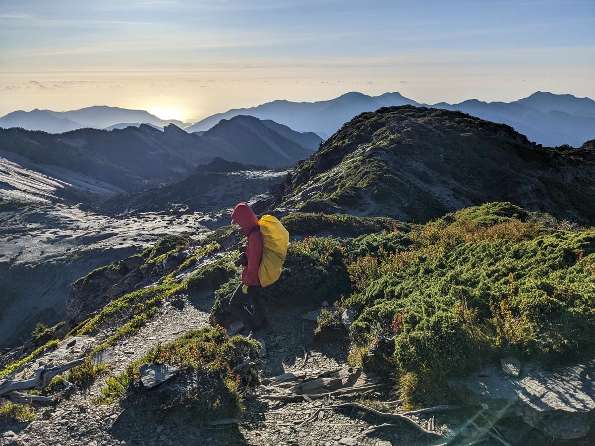 南湖大山難度行程記錄｜中央山脈北一段寂寥岩漠