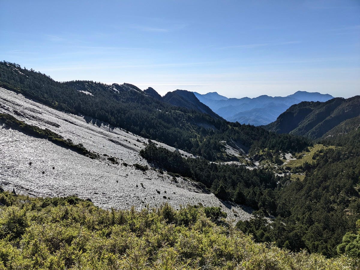 南湖大山難度行程記錄｜中央山脈北一段寂寥岩漠