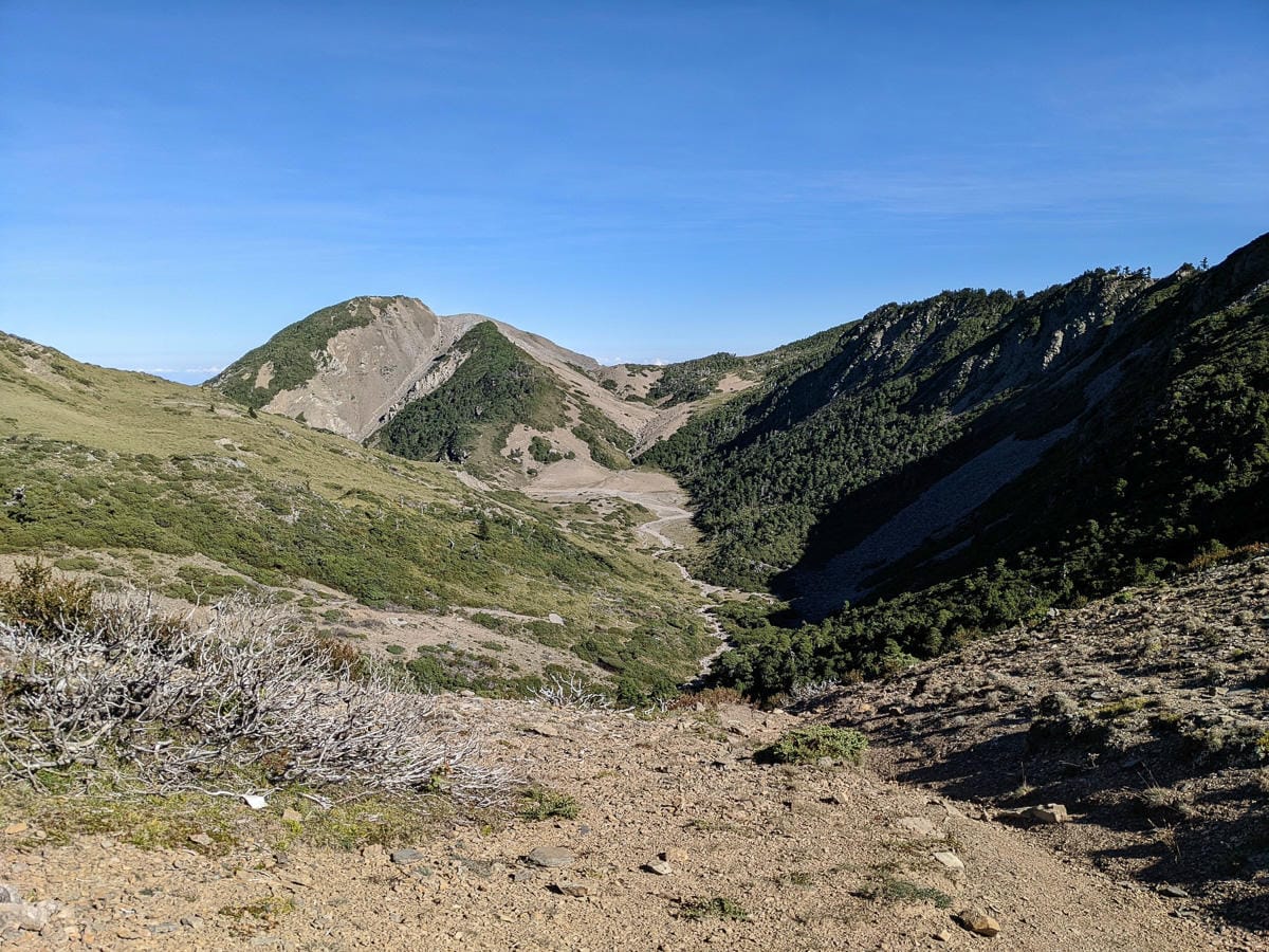 南湖大山難度行程記錄｜中央山脈北一段寂寥岩漠