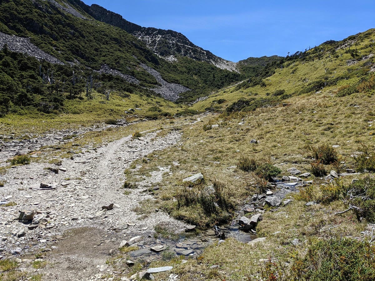 南湖大山難度行程記錄｜中央山脈北一段寂寥岩漠