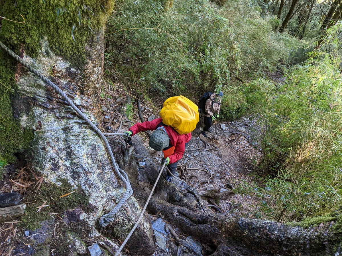 奇萊主北｜回家前最煎熬非破碎地形拉繩攀岩
