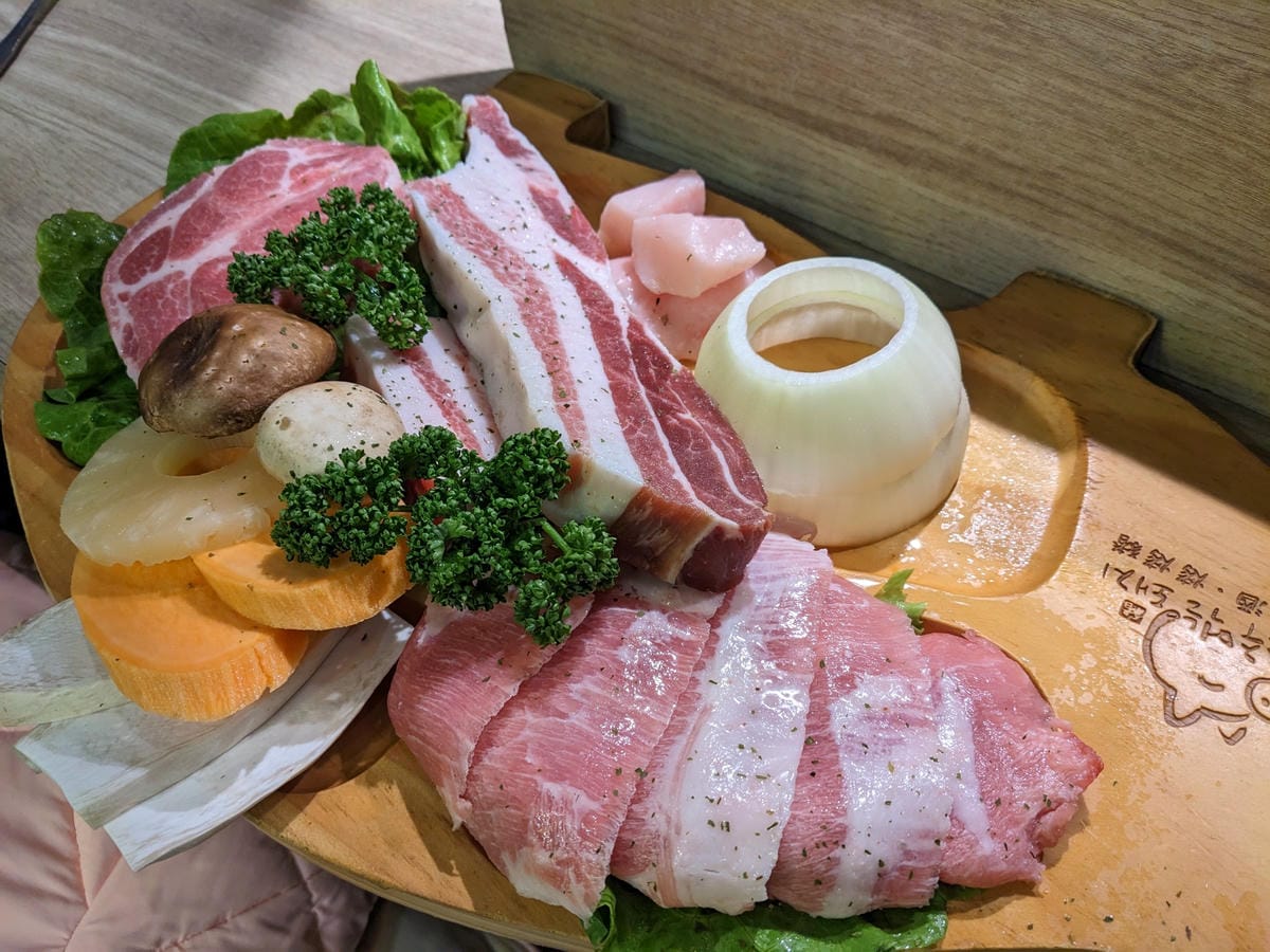 台北燒酒烤烤豬 – 韓式專人燒烤免動手