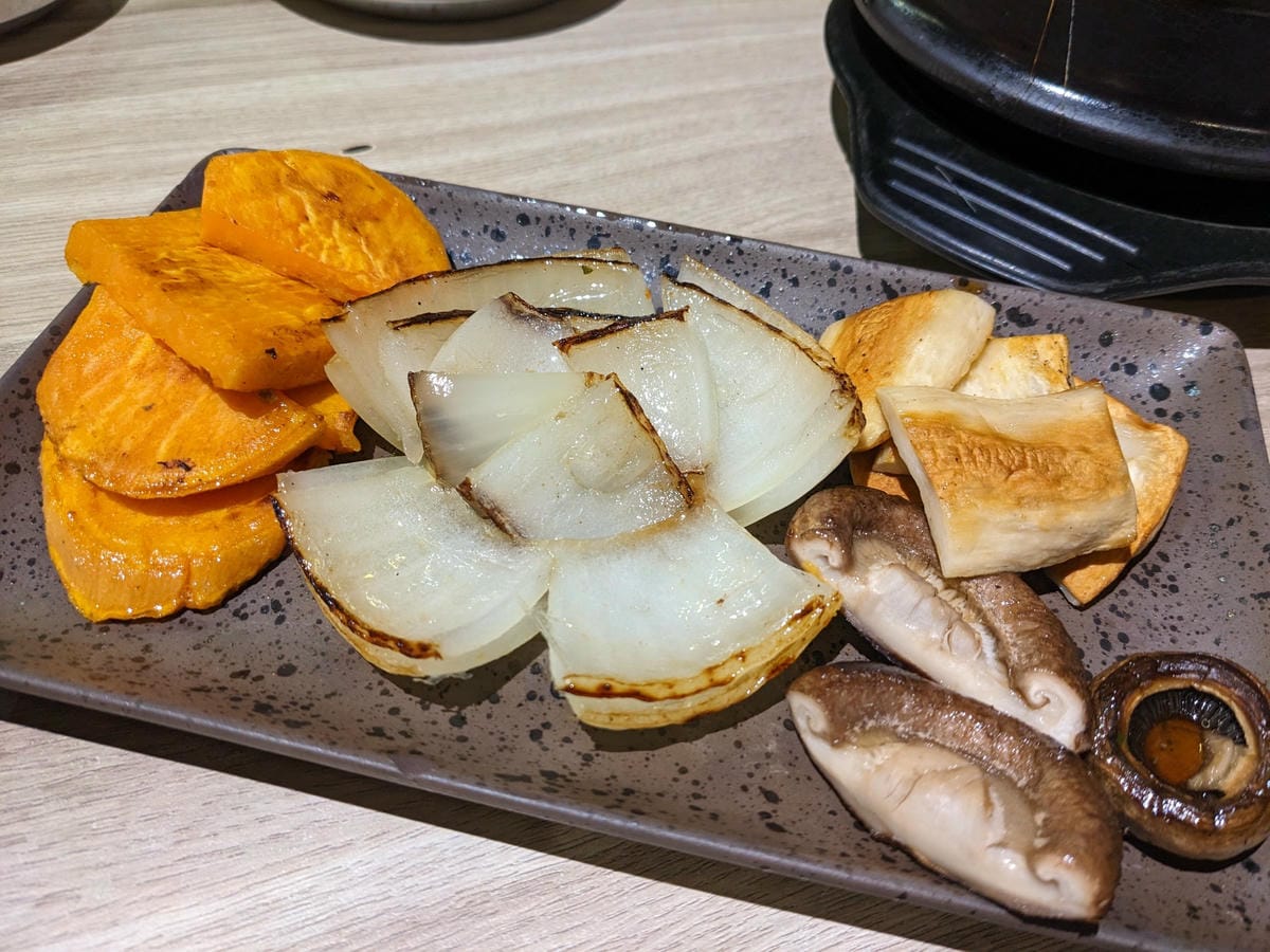 台北燒酒烤烤豬 – 韓式專人燒烤免動手