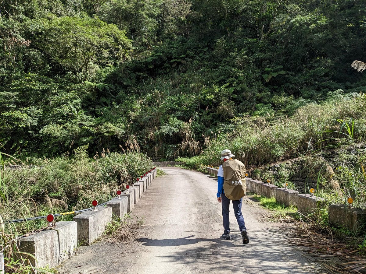 桶後越嶺道全段桶后林道 – 烏來到礁溪