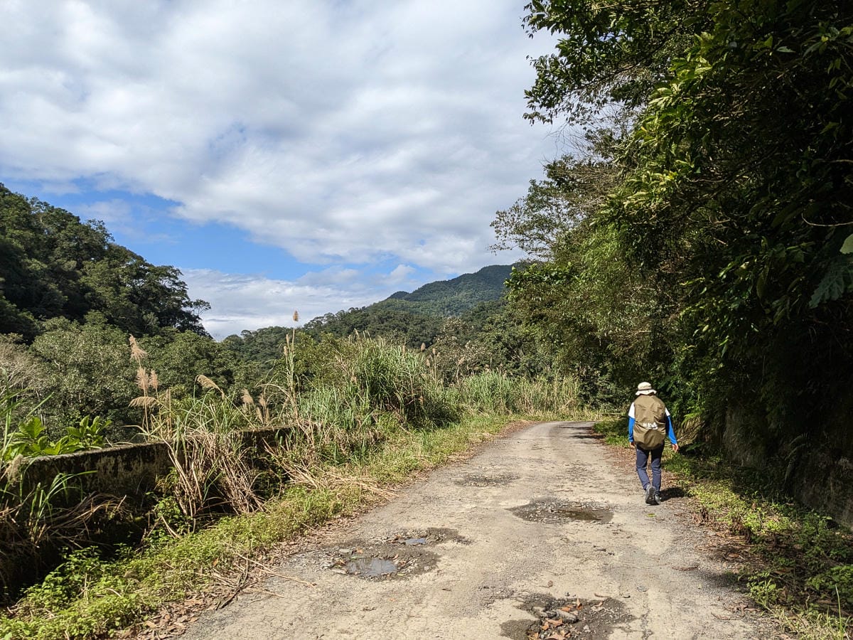 桶後越嶺道全段桶后林道 – 烏來到礁溪
