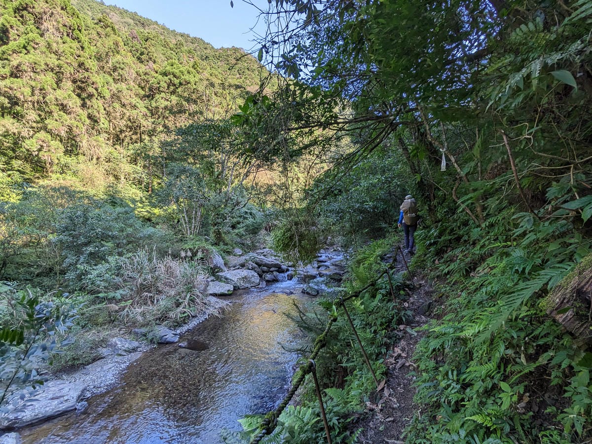 桶後越嶺道全段桶后林道 – 烏來到礁溪