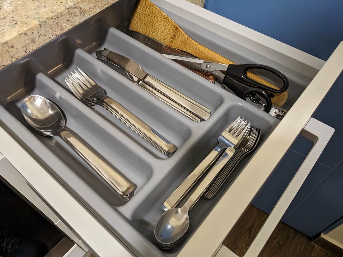 西班牙朝聖後Santiago公寓住宿洗衣機廚房超市通通有