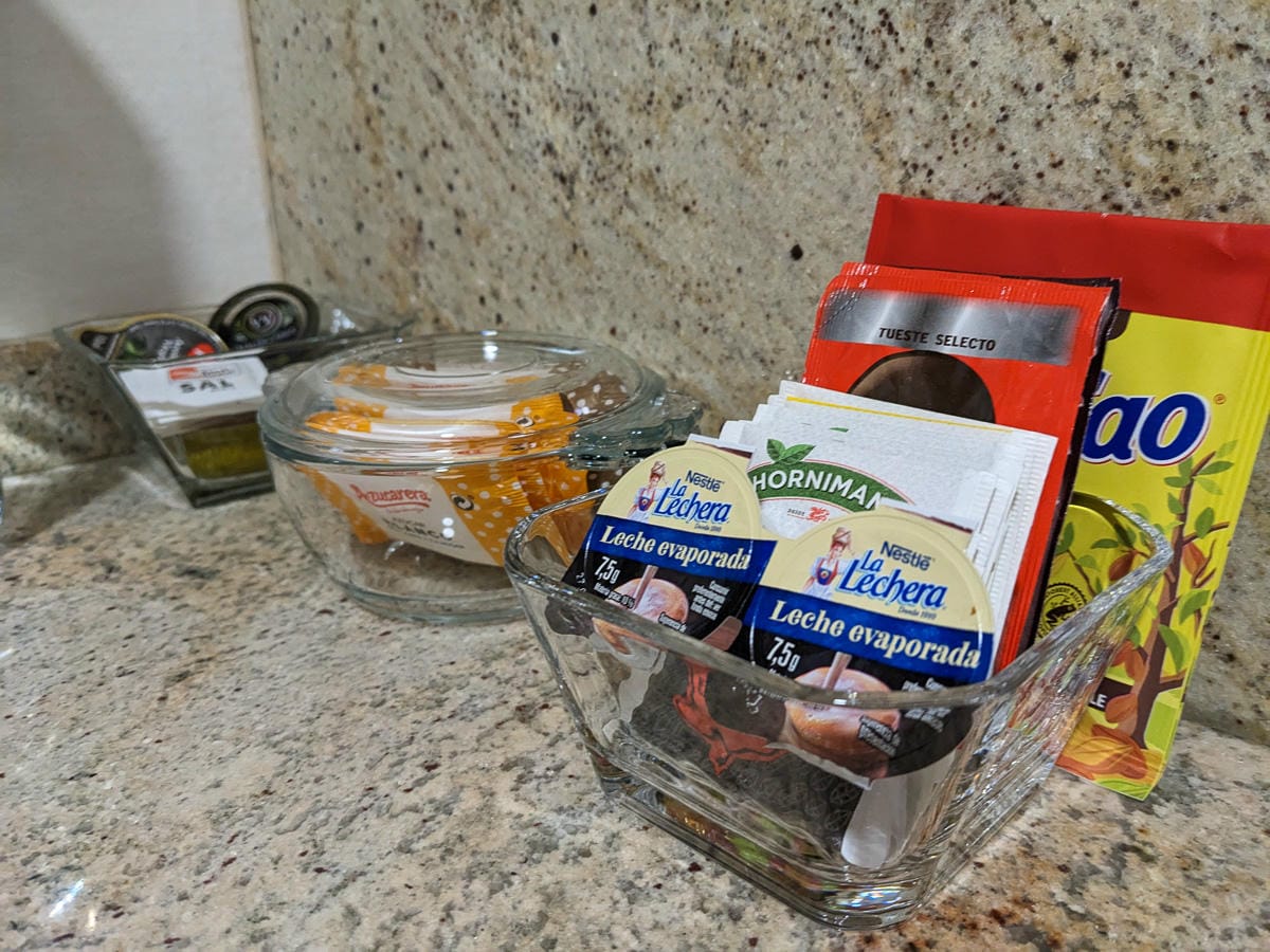 西班牙朝聖後Santiago公寓住宿洗衣機廚房超市通通有