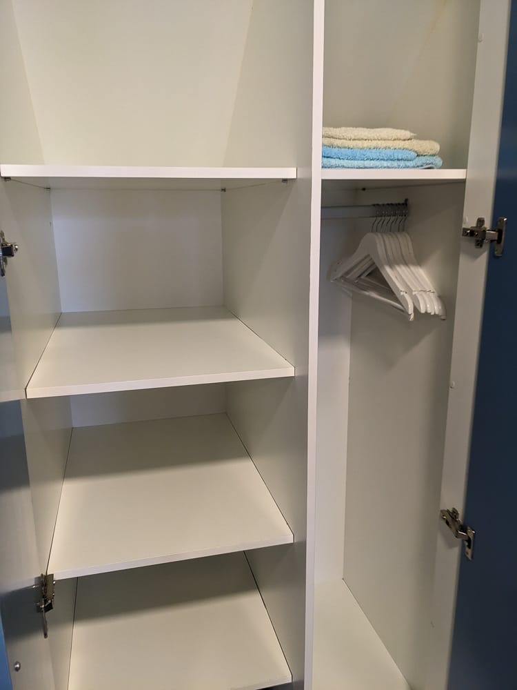 西班牙朝聖後Santiago公寓住宿洗衣機廚房超市通通有