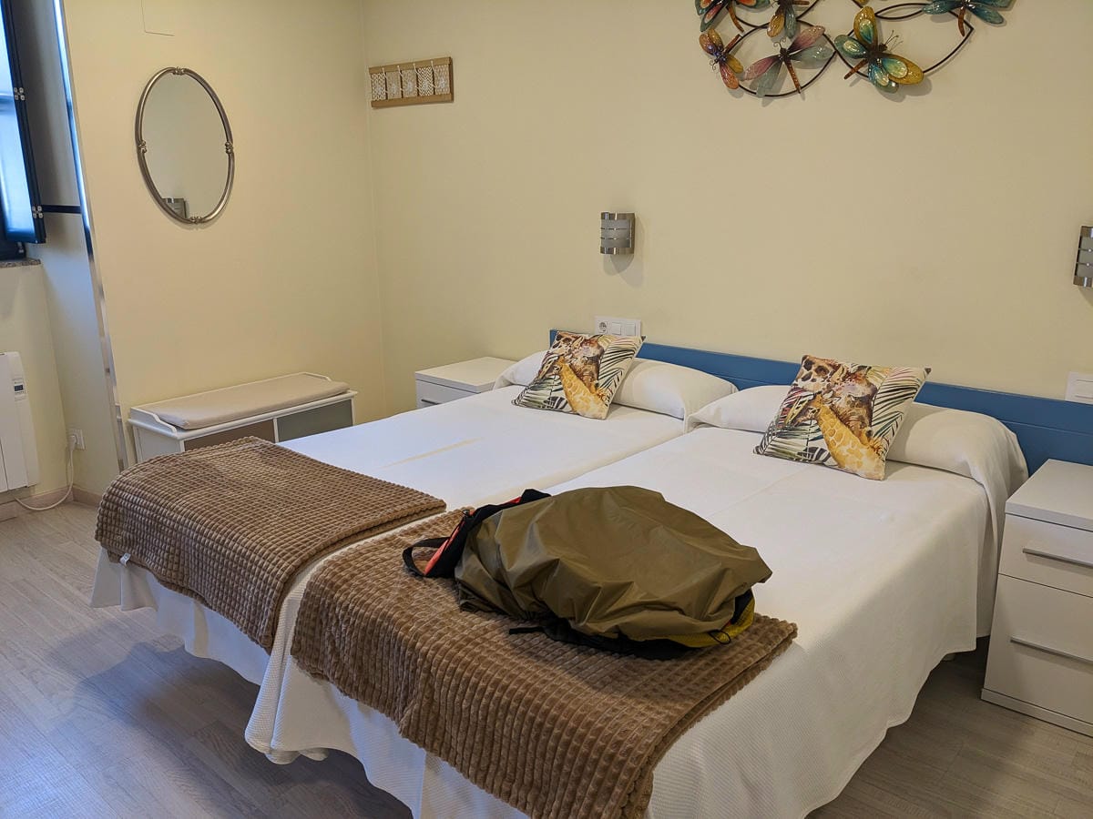 西班牙朝聖後Santiago公寓住宿洗衣機廚房超市通通有