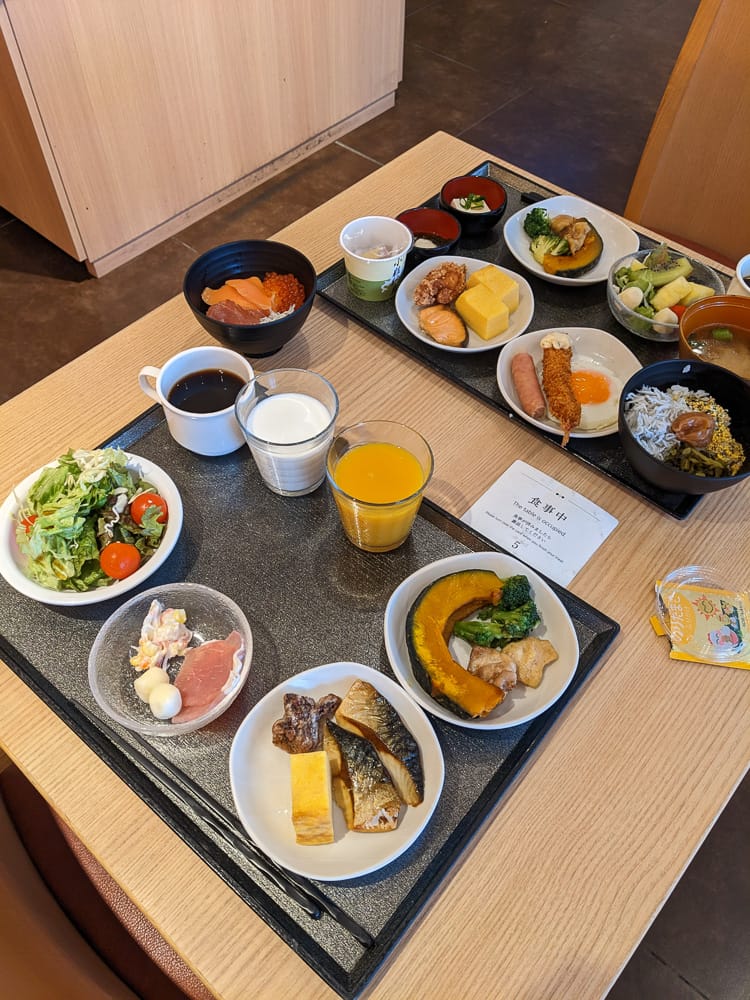 和歌山車站溫泉飯店Dormy inn早餐海鮮丼隨你吃