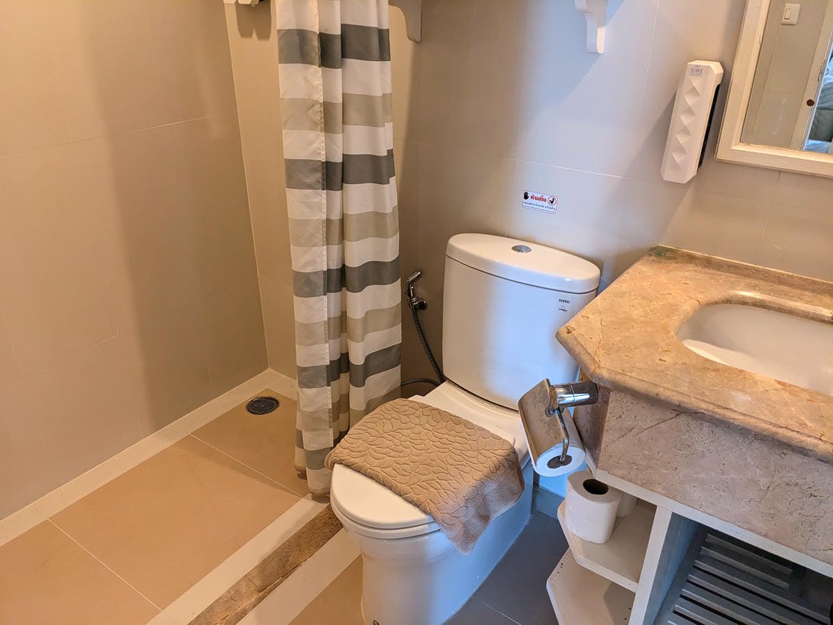 曼谷飯店公寓住沙通Sabai Sathon交通100分