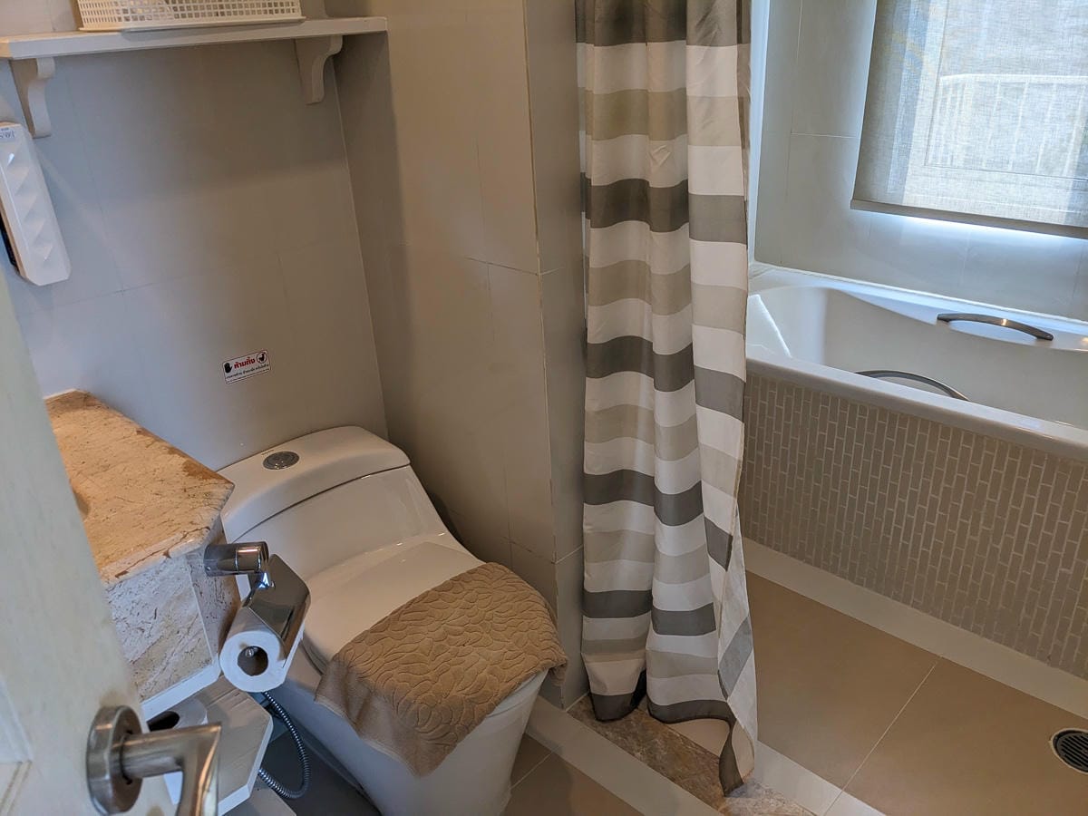 曼谷飯店公寓住沙通Sabai Sathon交通100分