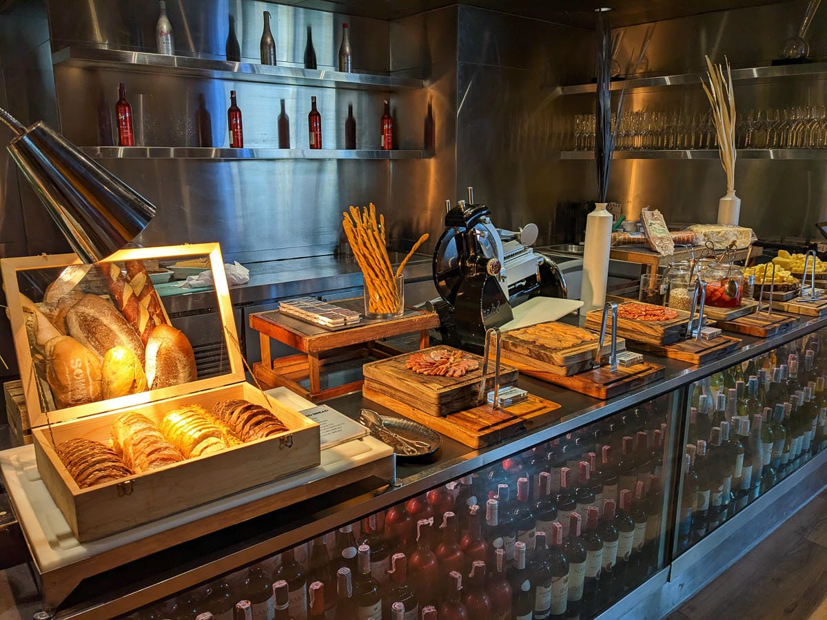 曼谷kitchen table w hotel飯店吃到飽推薦