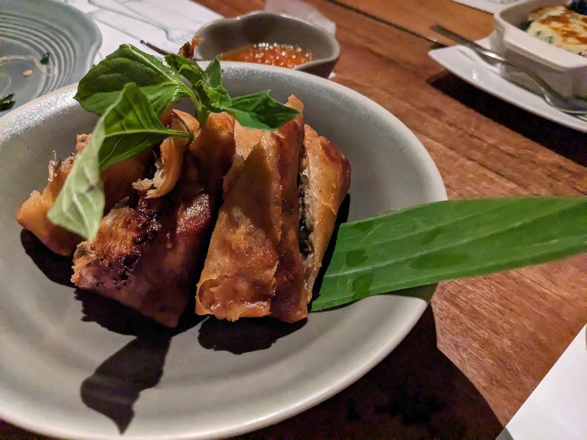 曼谷泰式餐酒館Charm Eatery Bar Sathon激推