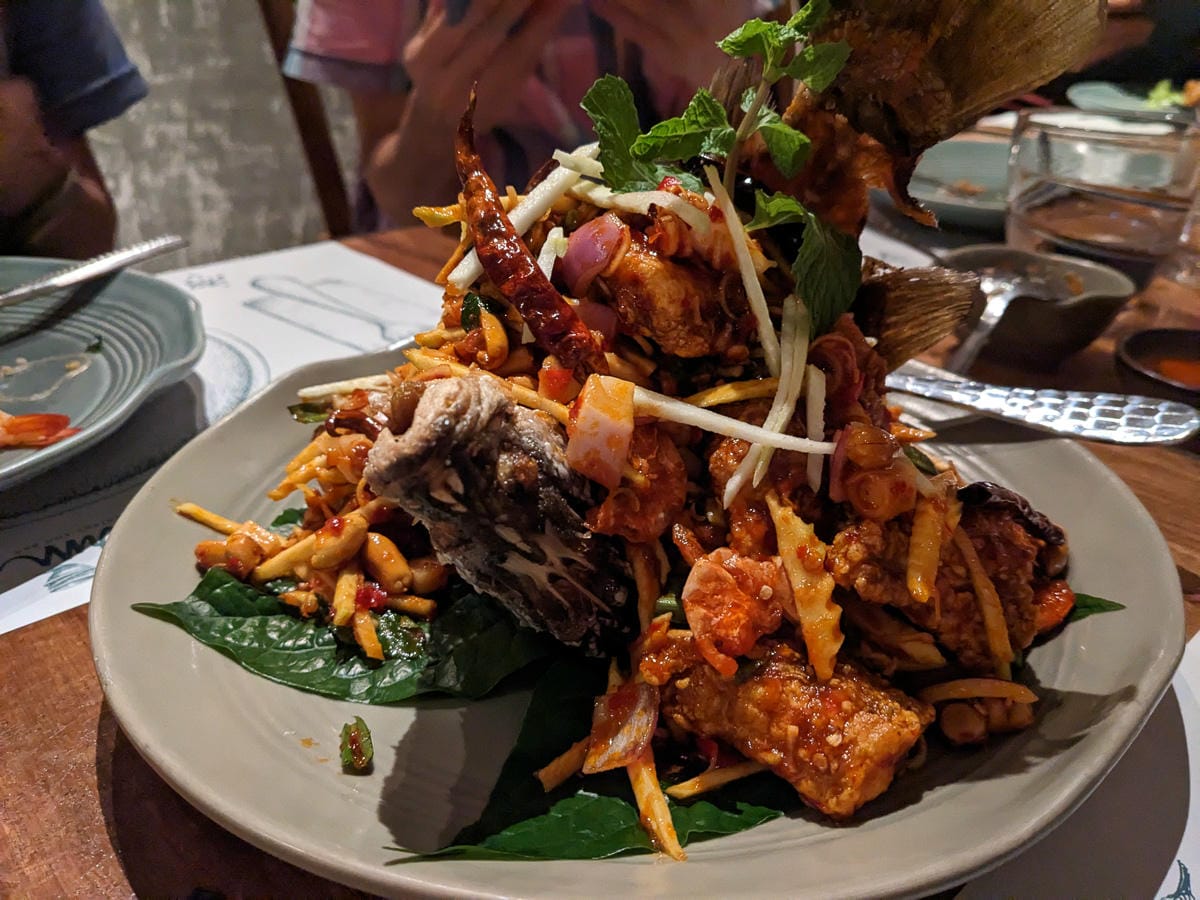 曼谷泰式餐酒館Charm Eatery Bar Sathon激推