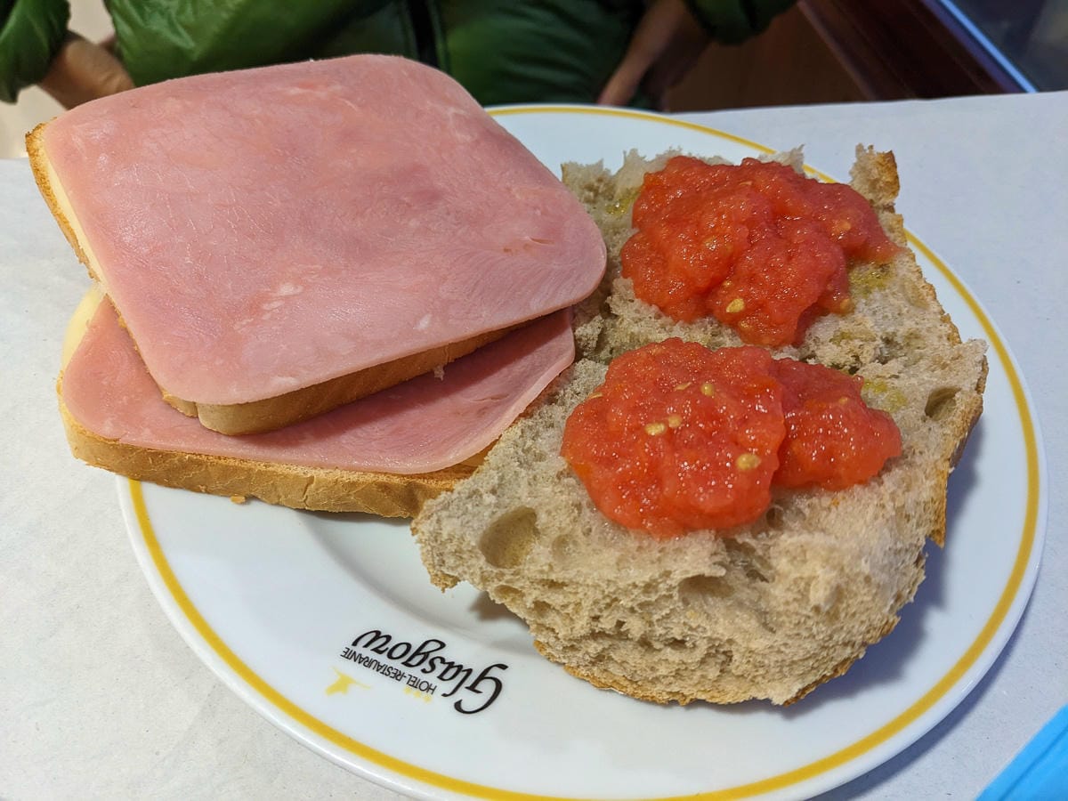 西班牙Hotel glasgow是Viladesuso最優質海灘飯店