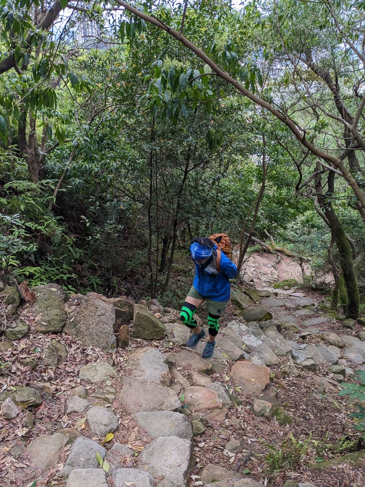 爬山護膝感想｜BODYVINE巴迪蔓超薄貼紮護膝