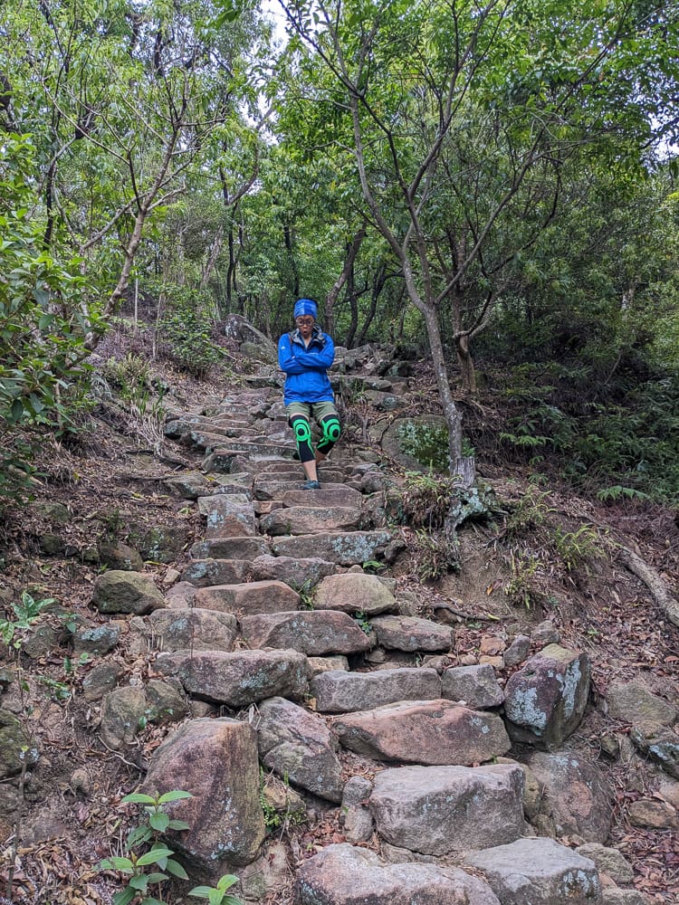 爬山護膝感想｜BODYVINE巴迪蔓超薄貼紮護膝