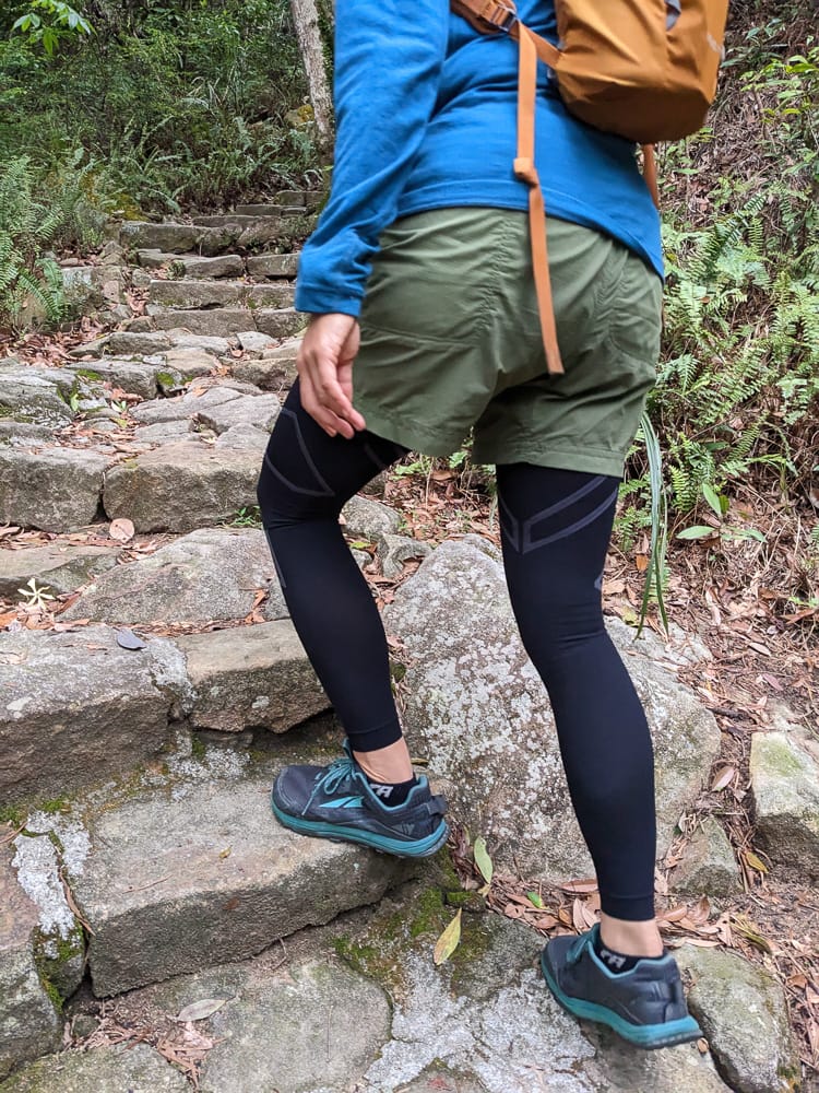 sNug全壓式強肌力運動壓縮褲｜爬山心得感想