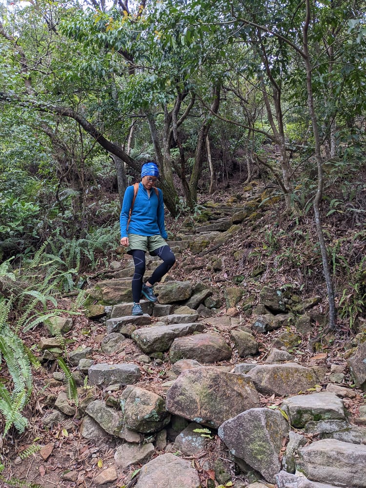 sNug全壓式強肌力運動壓縮褲｜爬山心得感想