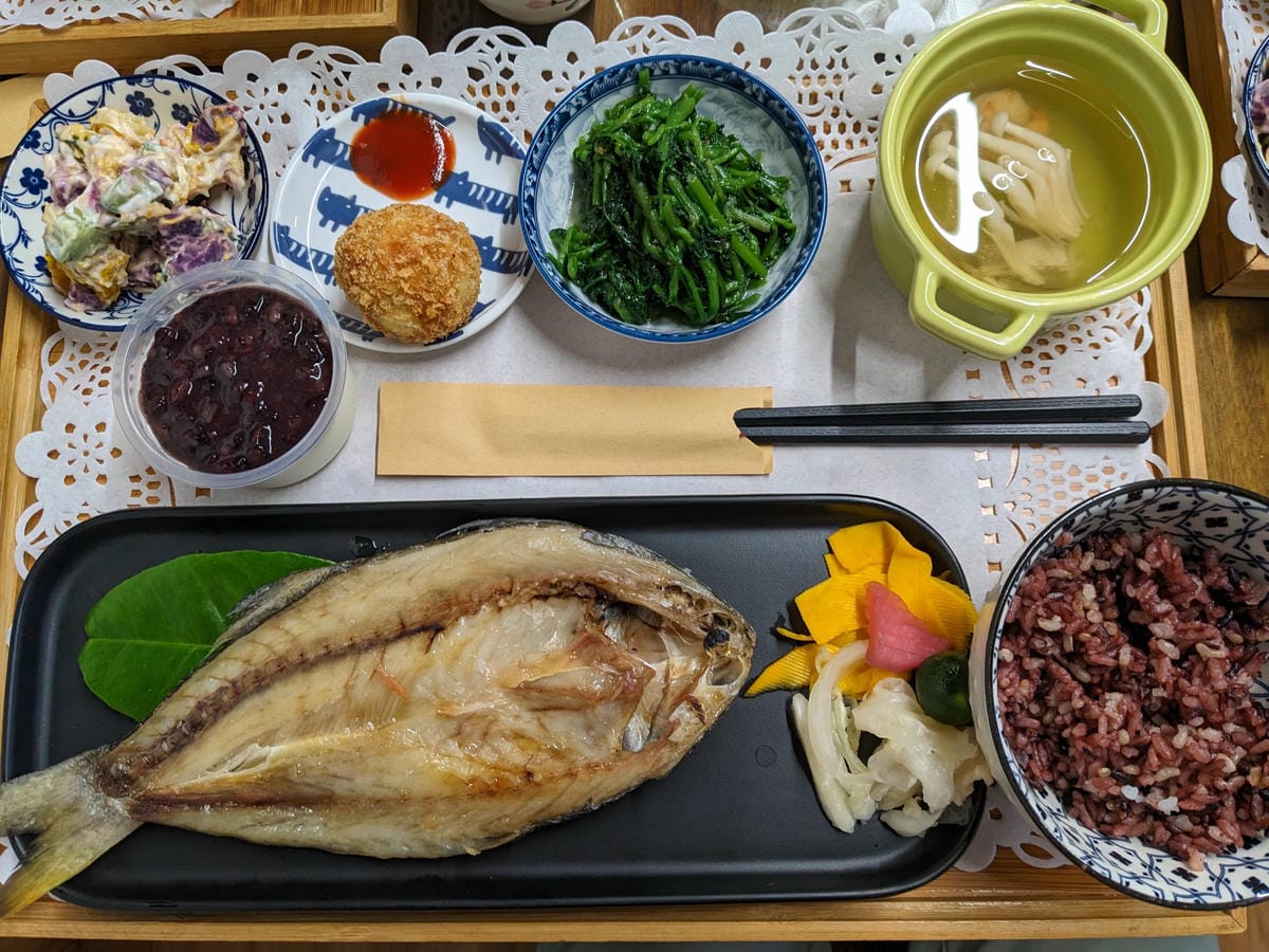 嘉明湖關山推薦秋香坊