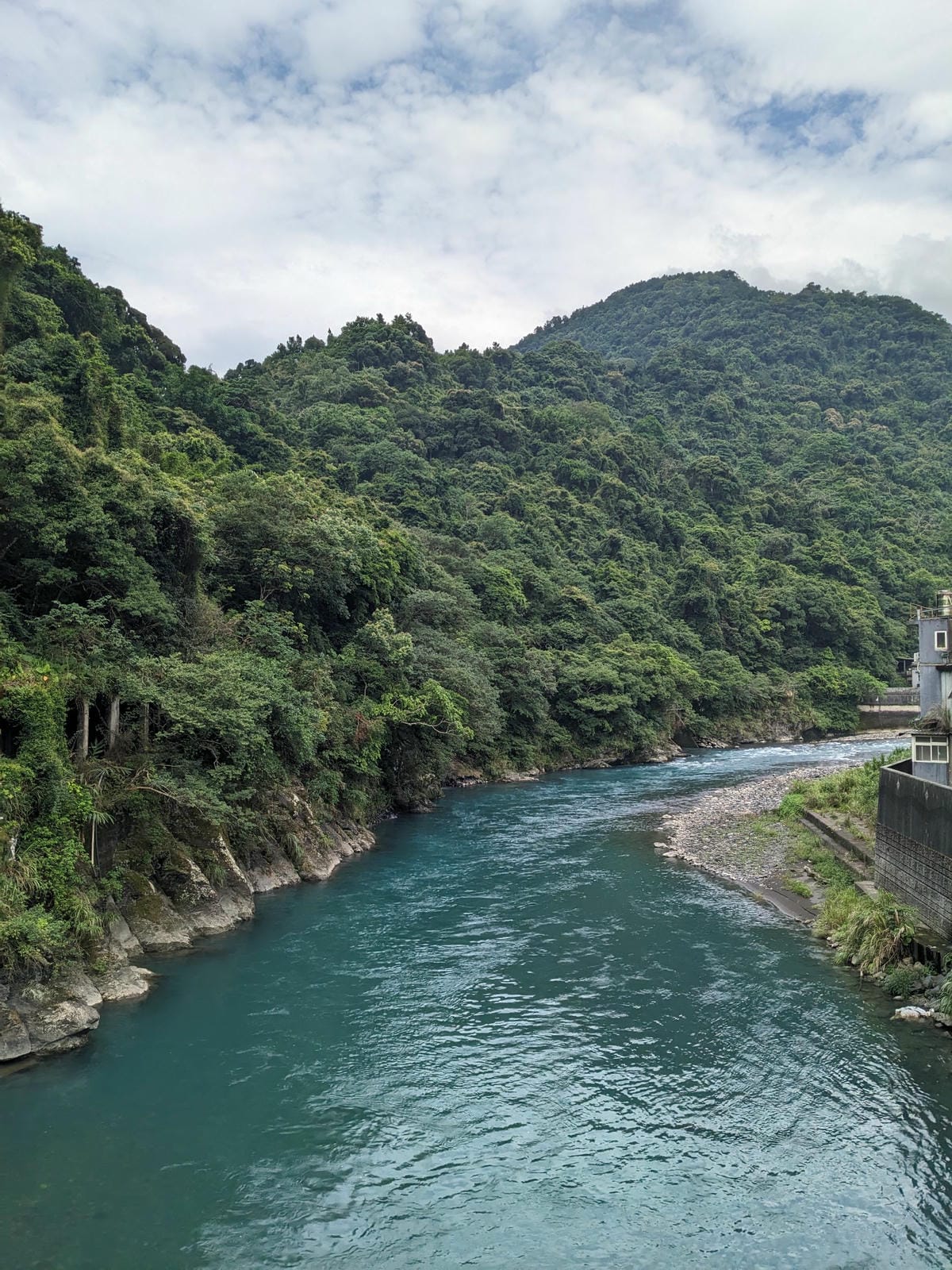烏來湯館溫泉兩天一夜瀑布溫泉美食