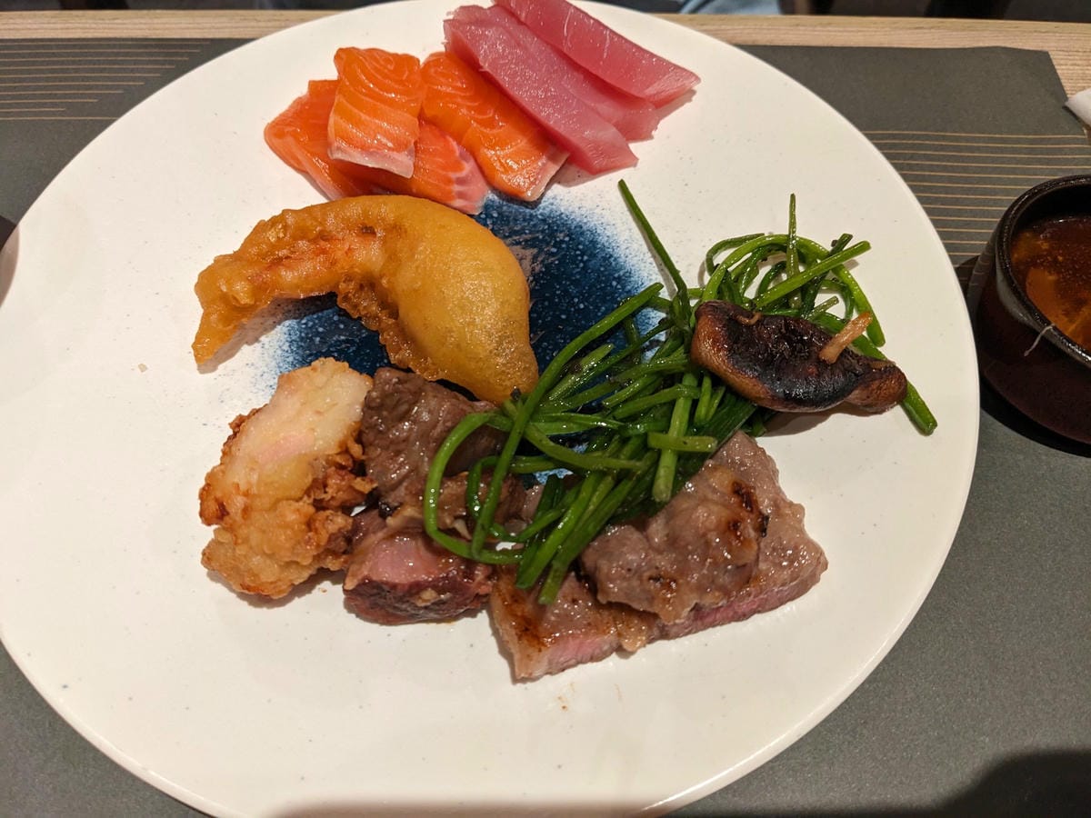 旭集台北信義自助餐吃到飽