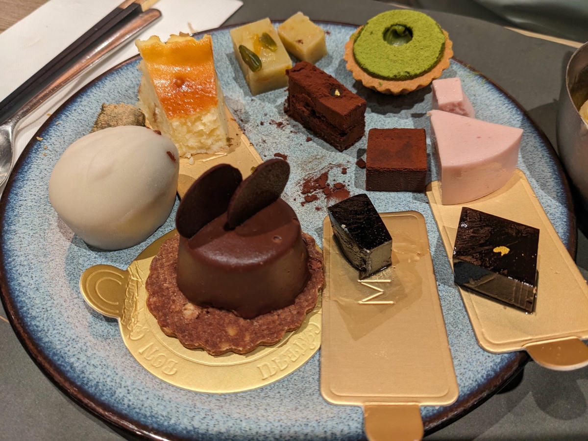 旭集台北信義自助餐吃到飽