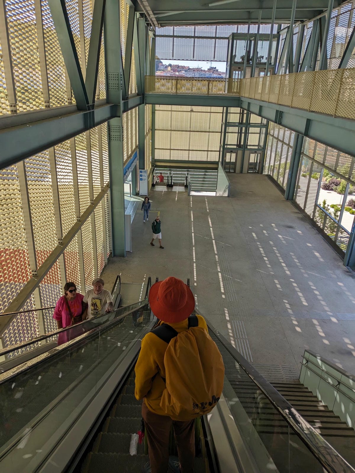 Santiago de Compostela西班牙朝聖之路火車巴士alsa