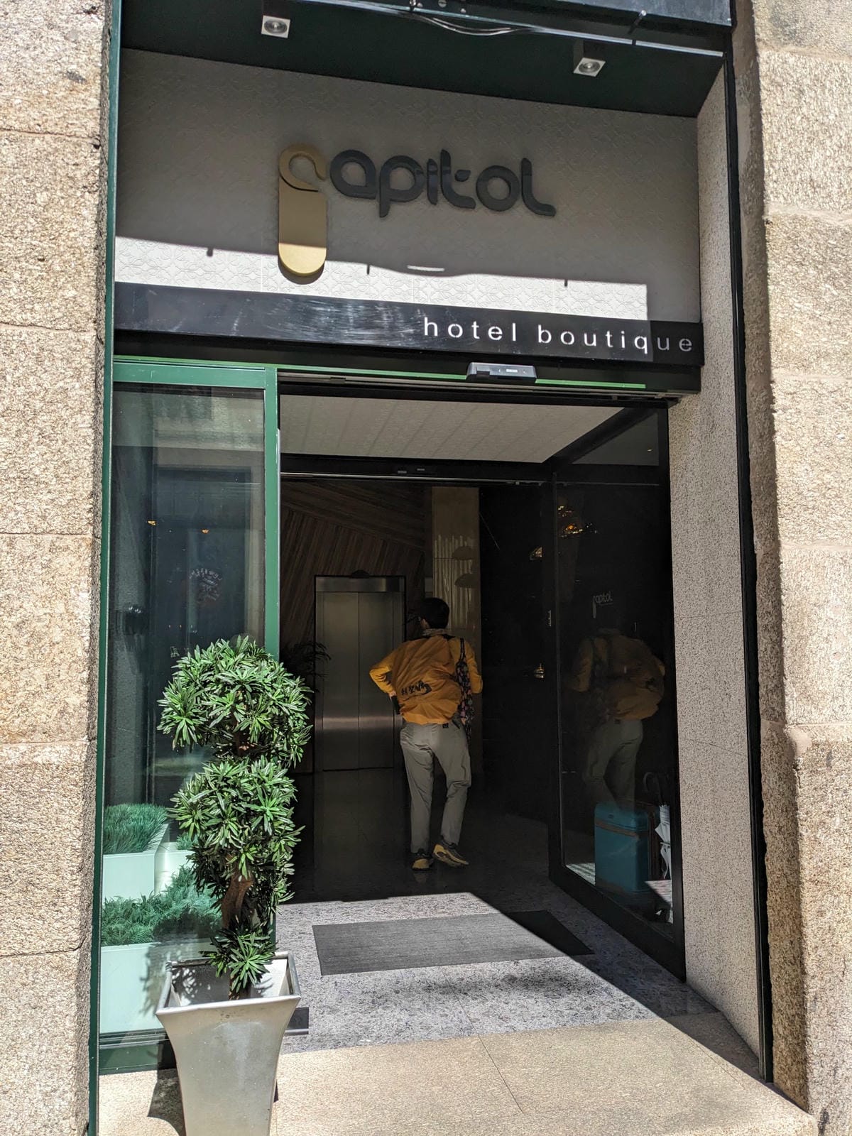 朝聖終點住宿Capitol Boutique Hotel