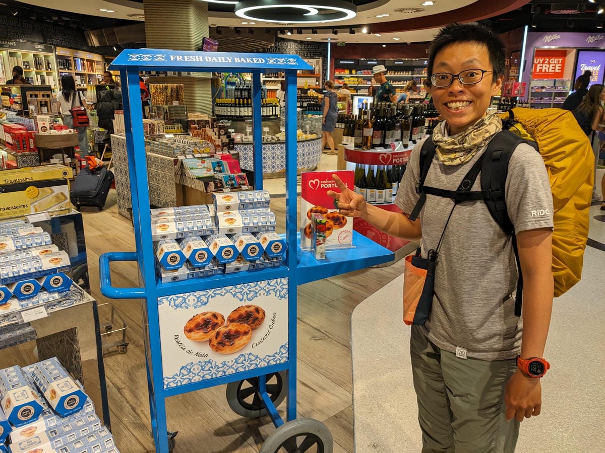 夏天葡萄牙里斯本機場人山人海