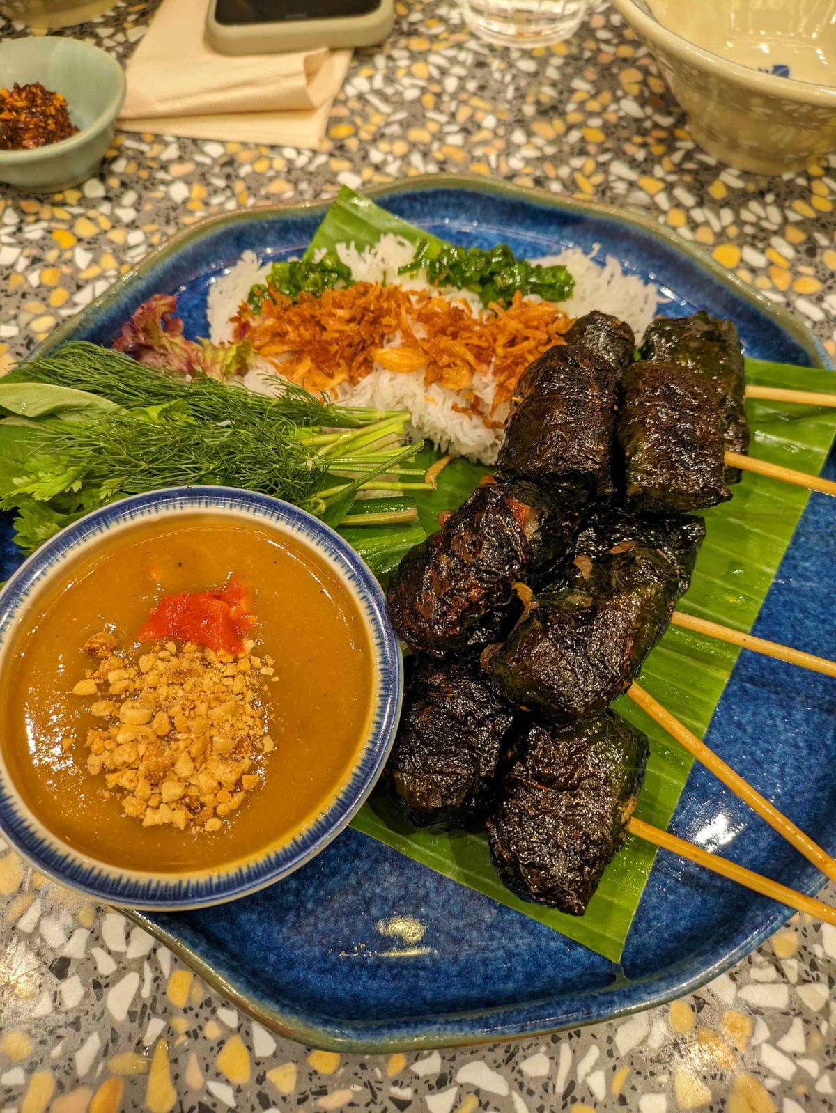 曼谷Iberry餐飲帝國的越南料理 Ăn Cơm Ăn Cá Emspher