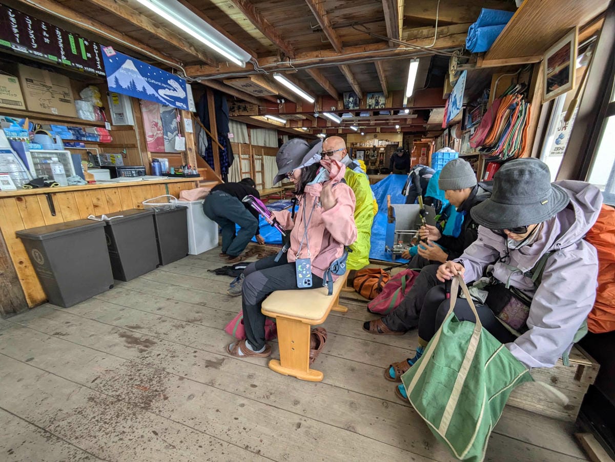 富士山山屋本八合目トモエ館 Tomoe