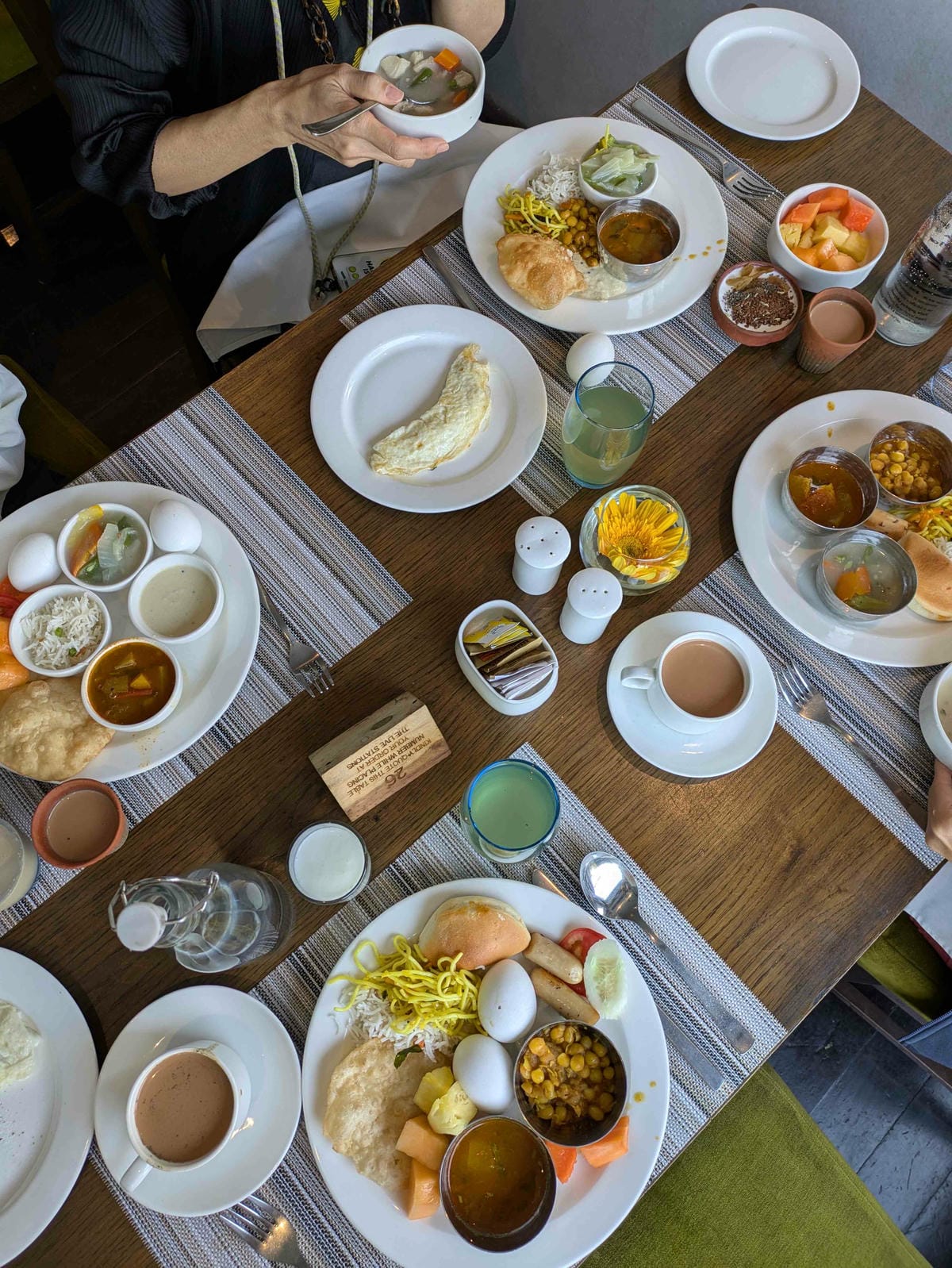 加爾各答初見面，住 peerless 這裡真好！