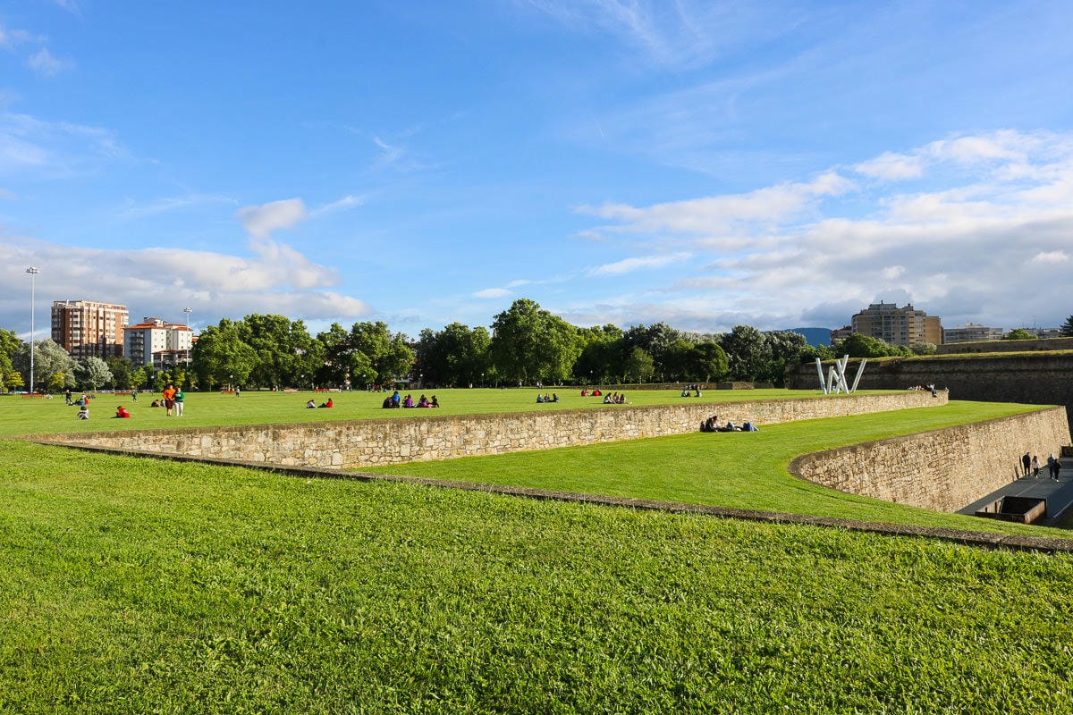 西班牙哪個季節去最好？春秋冬天氣怎麼穿？衣服怎麼帶？節慶有哪些
